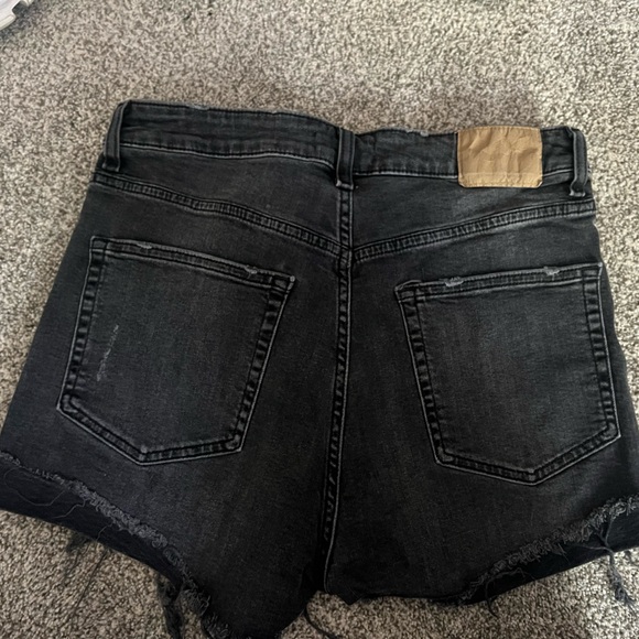 H&M Black Distressed Jean Shorts - Picture 2 of 2